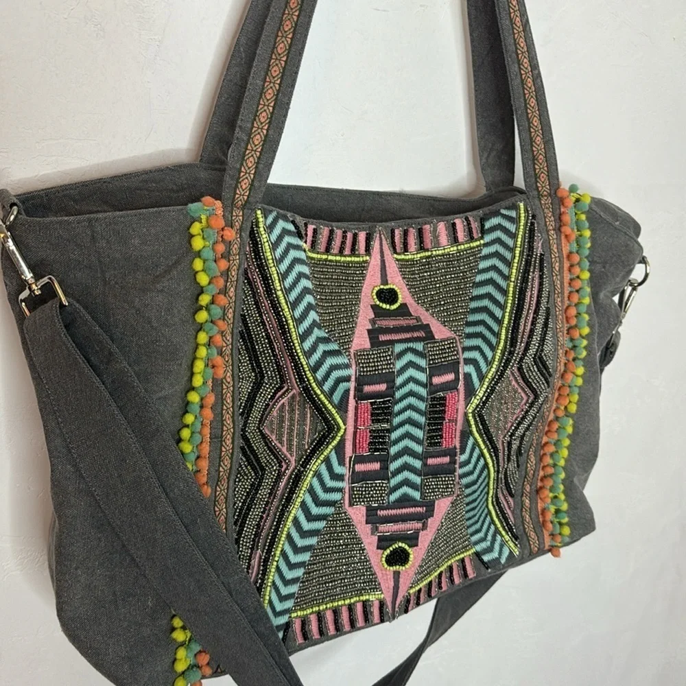 America & Beyond Gray Embroidered Overnight Bag TOT5513B - Picture 3 of 14